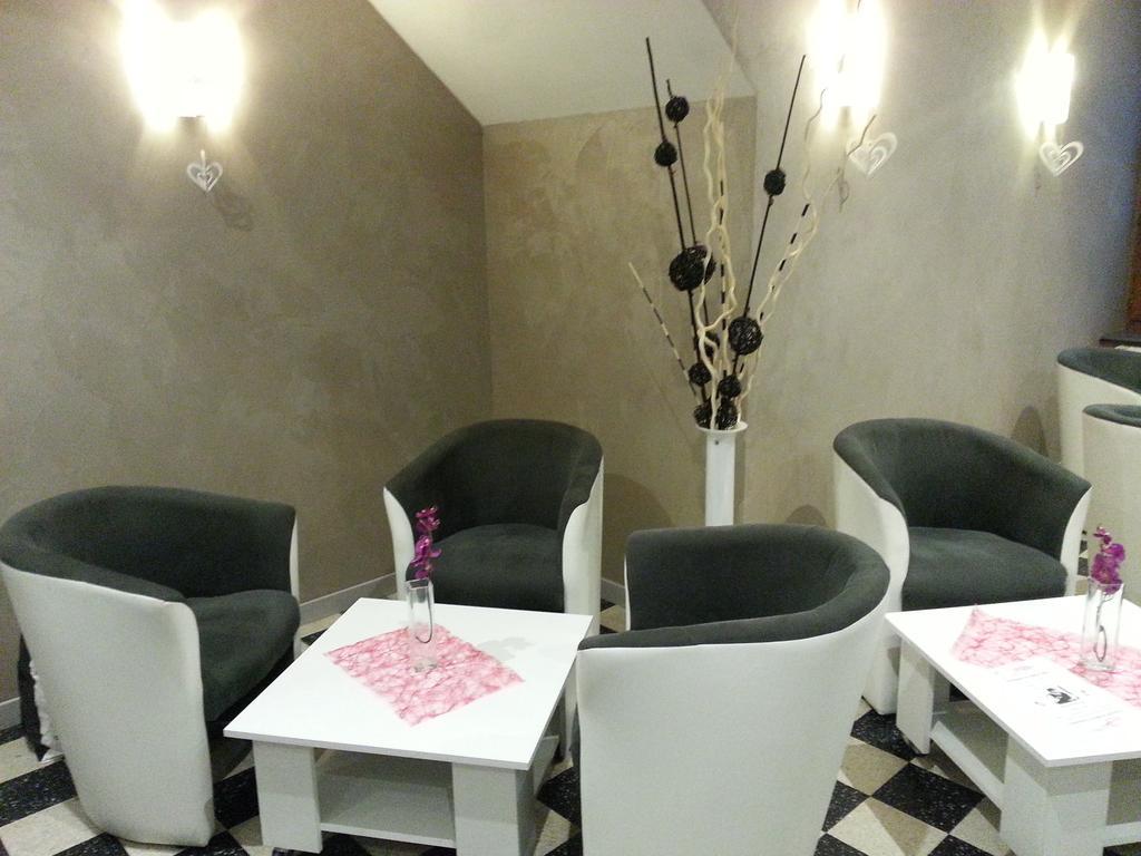 Le Point De Chute Hotel Tournavaux Ngoại thất bức ảnh