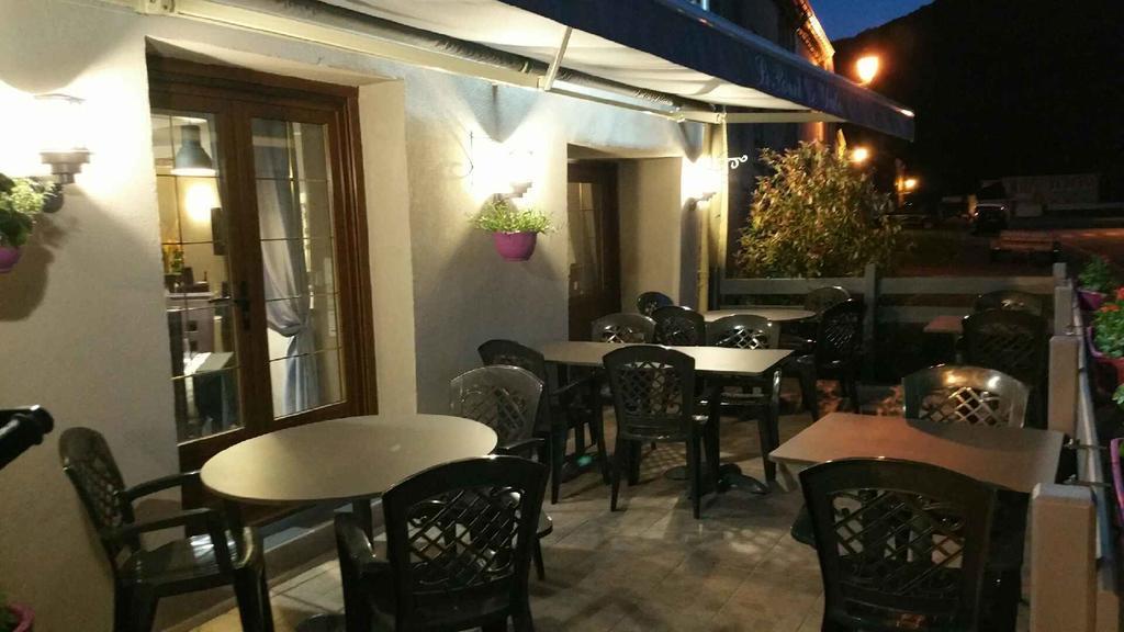 Le Point De Chute Hotel Tournavaux Ngoại thất bức ảnh