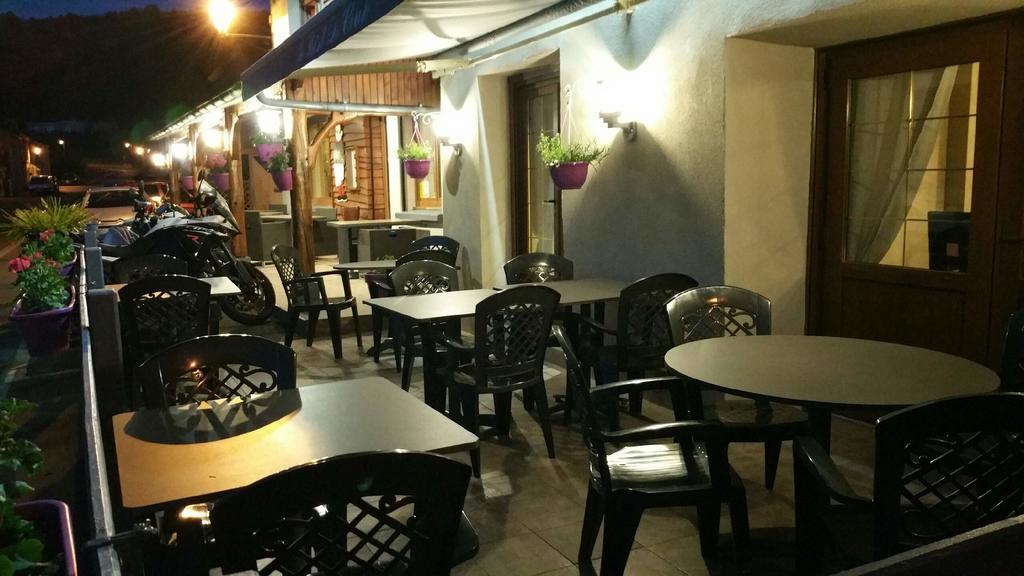 Le Point De Chute Hotel Tournavaux Ngoại thất bức ảnh