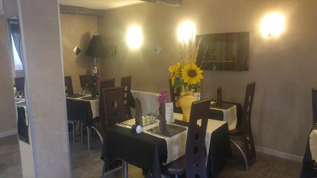 Le Point De Chute Hotel Tournavaux Ngoại thất bức ảnh